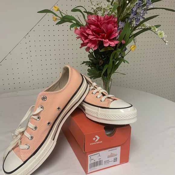 CONVERSE Chuck 70 Vintage Canvas Coral Low Top Shoes Unisex - Picture 1 of 8